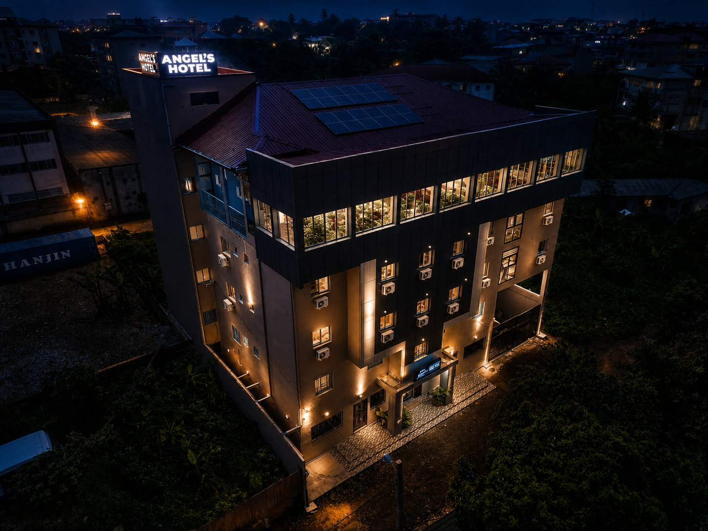 Angel's Hotel à Douala Yassa - Ambiance Nocturne de Prestige